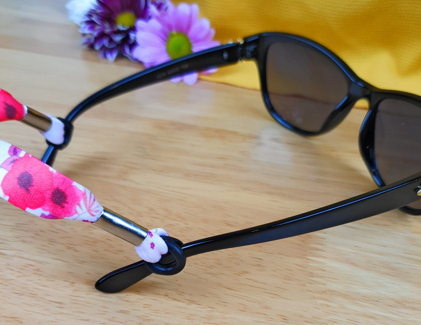 SpiriuS Glasses holder strap Lanyard Poppies in White