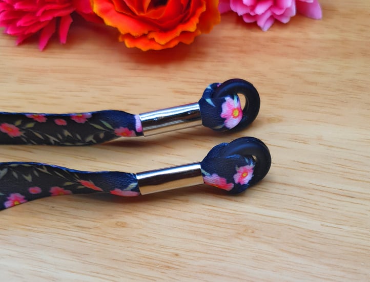 SpiriuS Glasses holder strap Lanyard Flowers in black