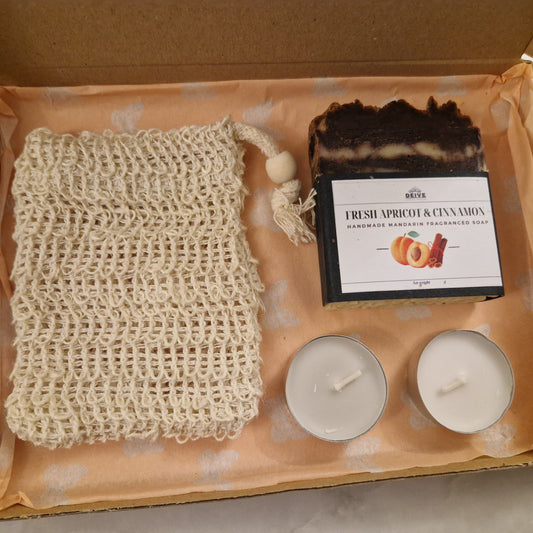Deive Handmade Natural Artisan Fruit Soap gift set with Exfoliating Soap saver Bag, eco friendly vegan gift