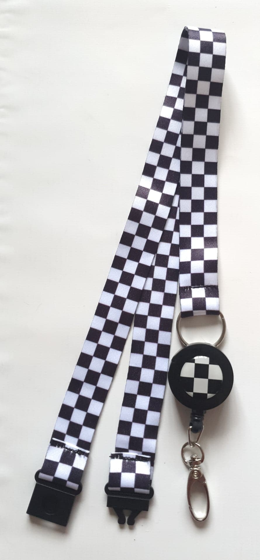 1x SpiriuS Lanyard with Checker Plaid Retractable Reel ID Badge Holder with metal clip Keyring